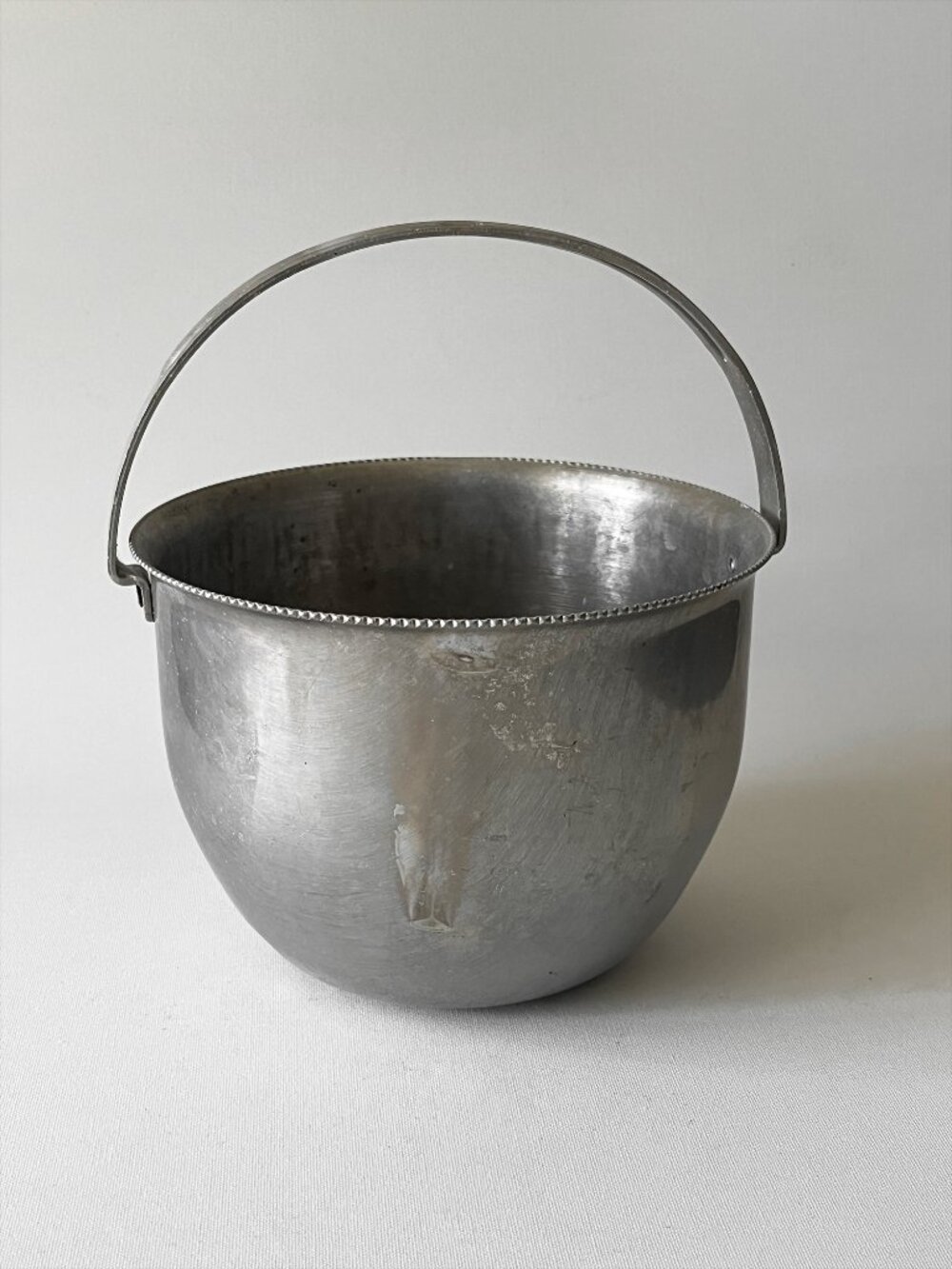 Vintage MCM Aluminum Ice Bucket Barware w/ Beaded Rim Swing Handle